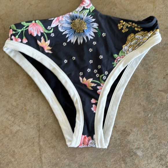 Maaji Reversible Swimsuit Tri-kini One Piece - Picture 11 of 12